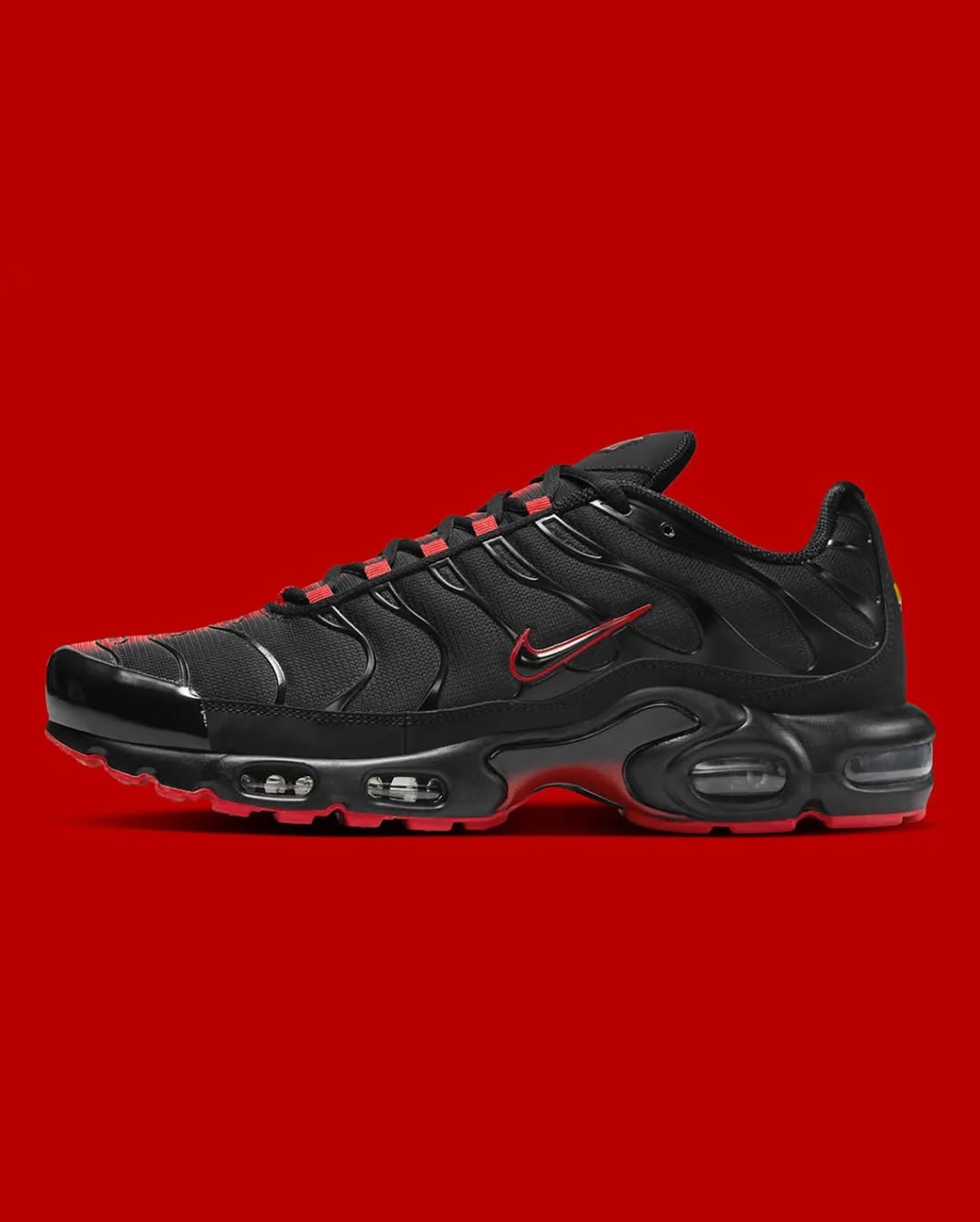 Air Max Plus TN — Black/Red
