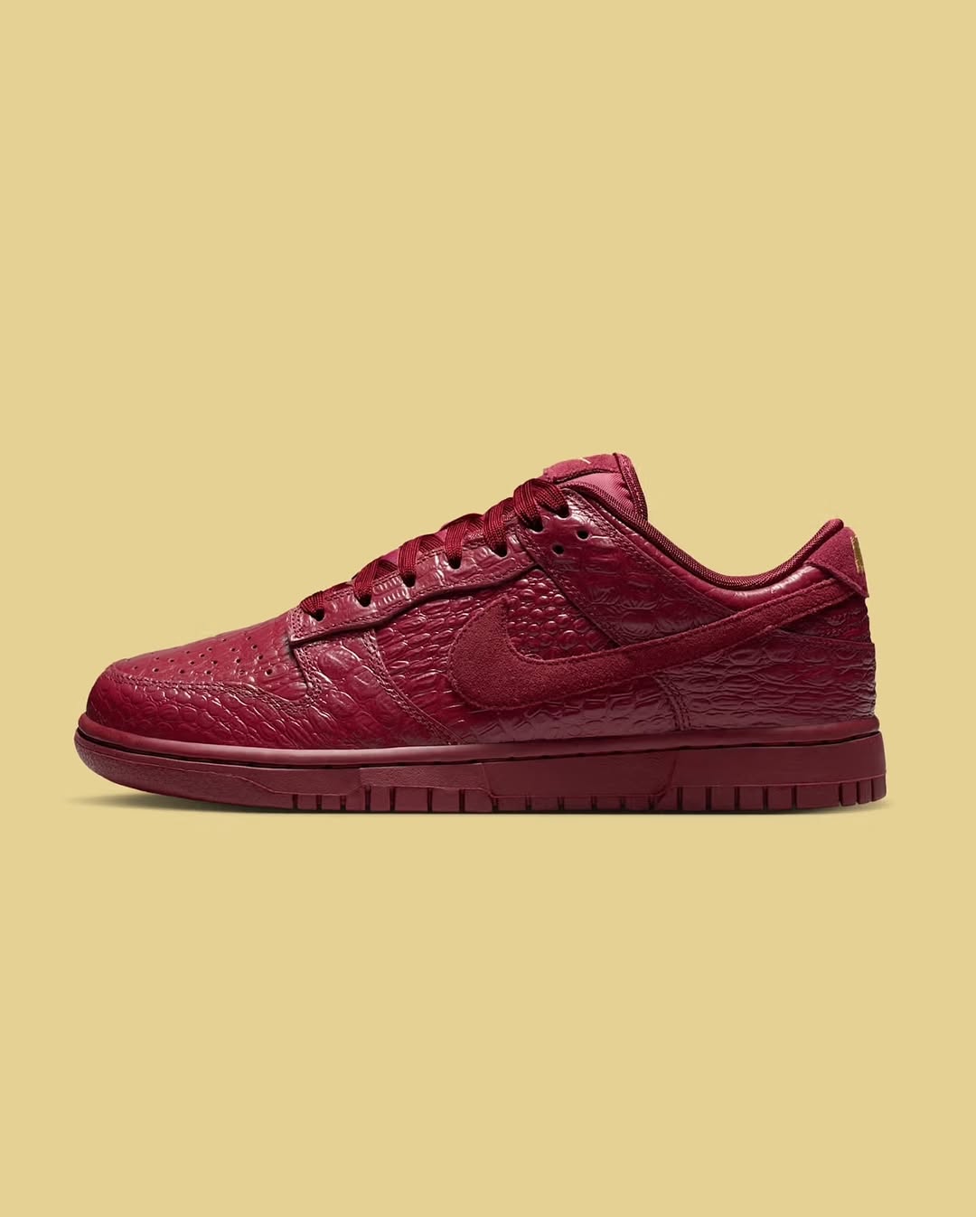Dunk Low — Team Red Croc