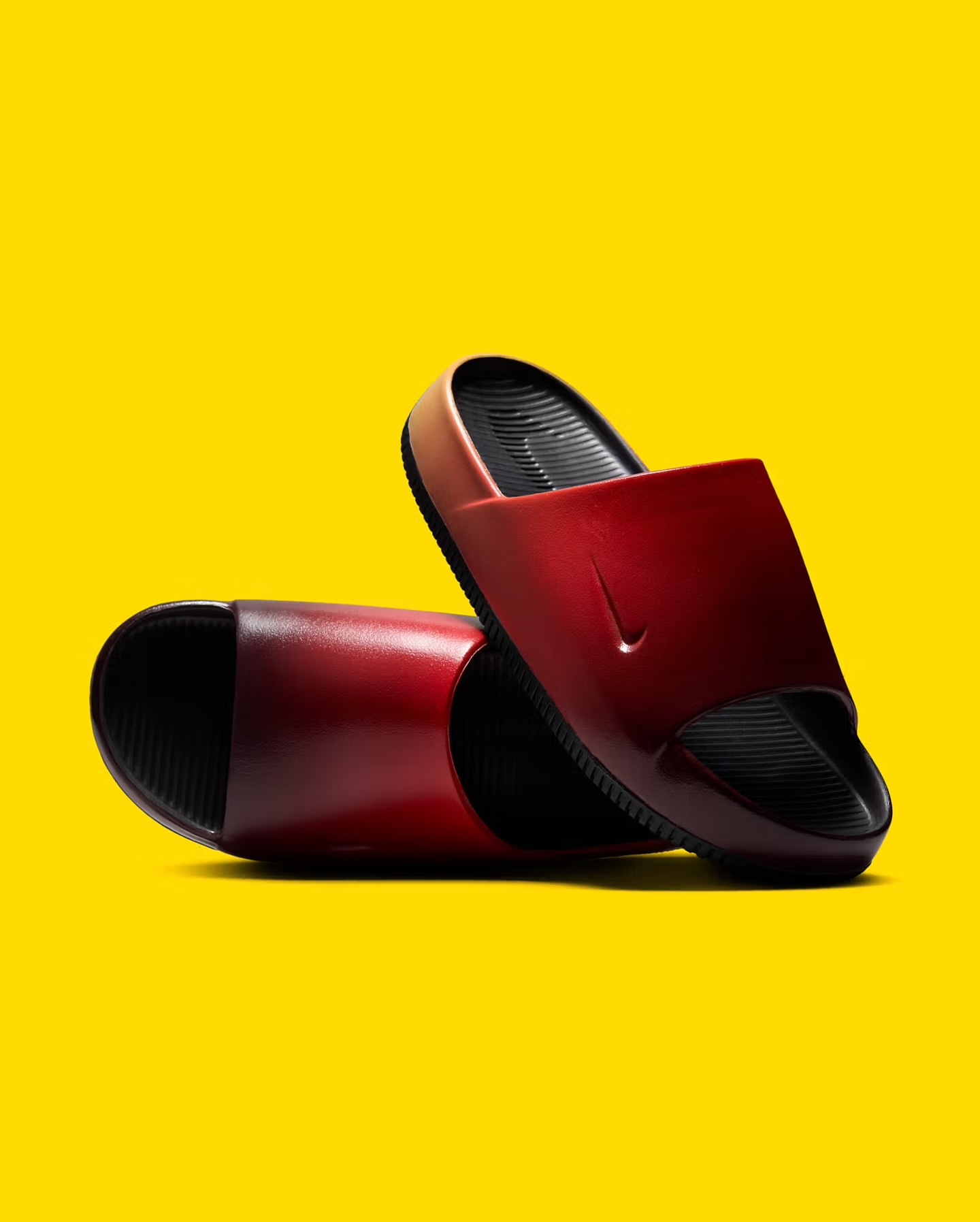 Calm Slide — Black/Red Gradient